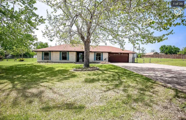Room in 3 Bedroom Home at Magic Hill Dr photos photos