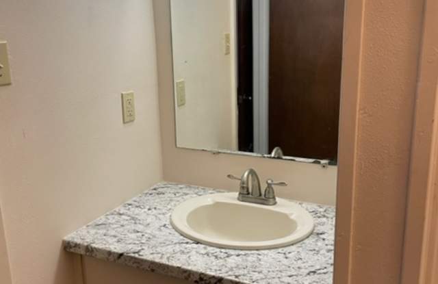 401 Shadow Oaks Drive - 226Unit 226 - 401 Shadow Oaks Drive, Sherwood, AR 72120