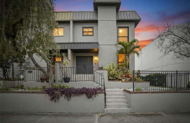 162 E DAVIS BOULEVARD photos photos