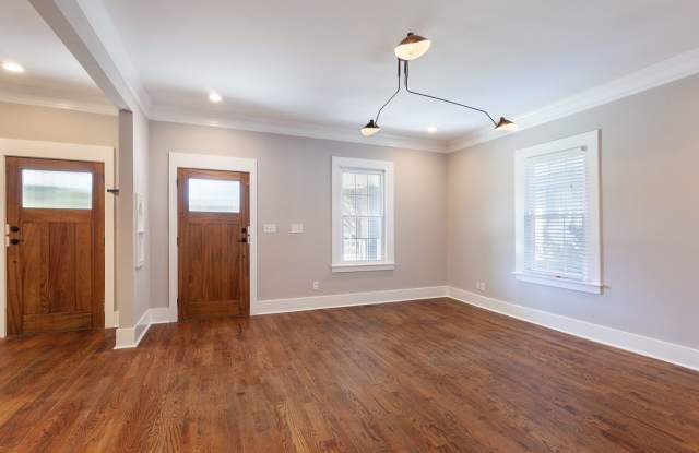 Beautifully Updated Adair Park Craftsman Near the BeltLine & Lee + White Gallery 4