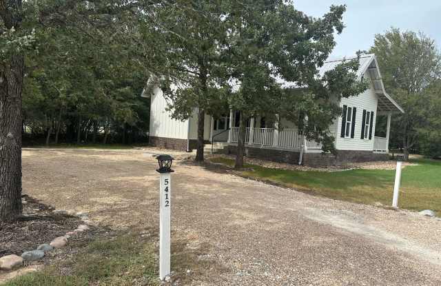College Station (Karnes City Cottages) - 2 Bedroom - 2 Bath - House - West of Easterwood Airport Gallery 4