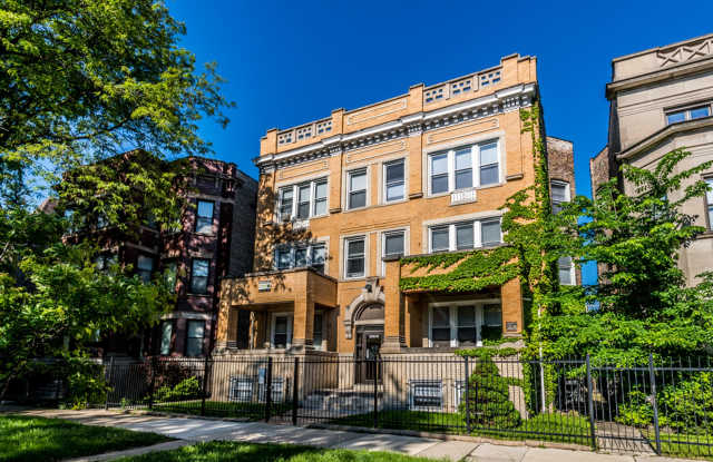 4820 S Michigan Ave Gallery 2
