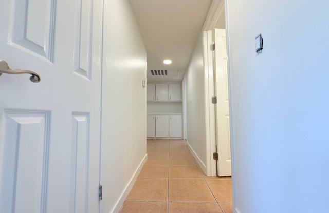 Spacious 3Bd/ 2Br in Canoga Park! photos photos
