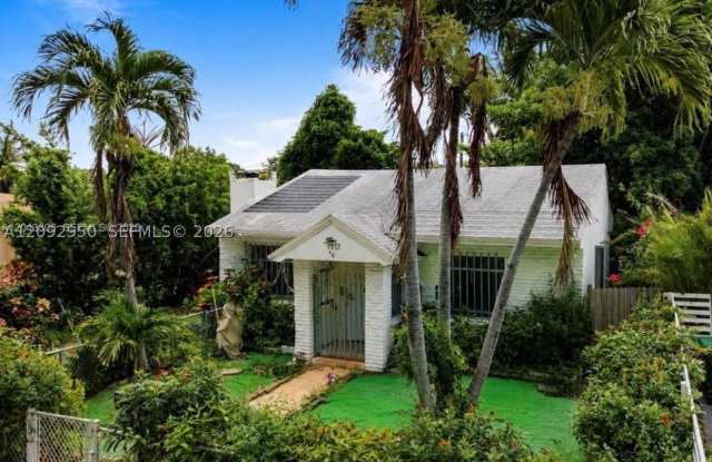 7573 NW 12th Ct Gallery 2