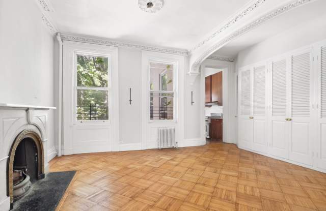 459 West 24th Street Gallery 3