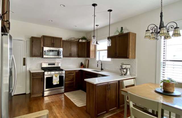 107 West Ridgewood Court Gallery 2