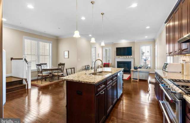14103 BYRNE PARK Drive Gallery 3
