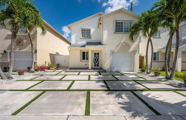 13753 SW 160th Ter photos photos