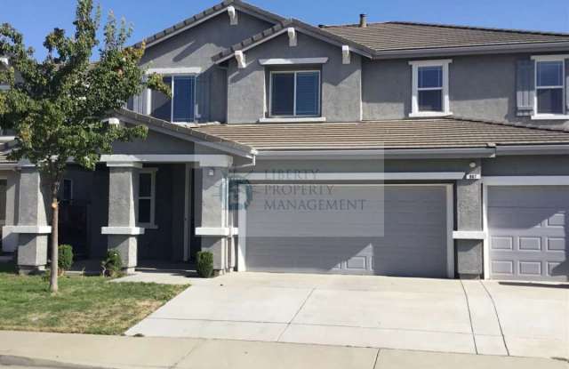 967 Golden Leaf Dr - 967 Golden Leaf Drive, Livingston, CA 95334