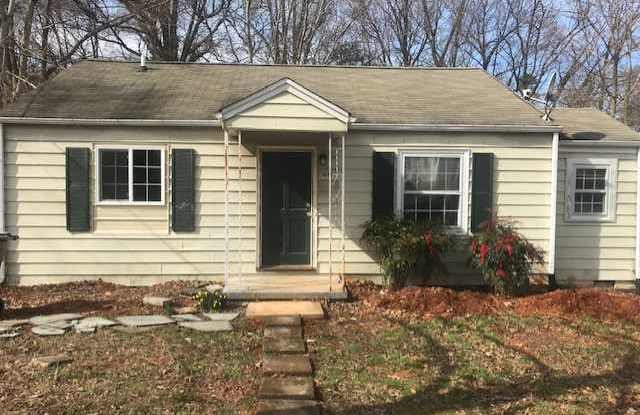 Cozy 2 Bedroom Home Convenient to Gate City Blvd! photos photos