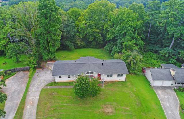 Beautiful 3 Bed 2 Bath Ranch home with a HUGE backyard! photos photos