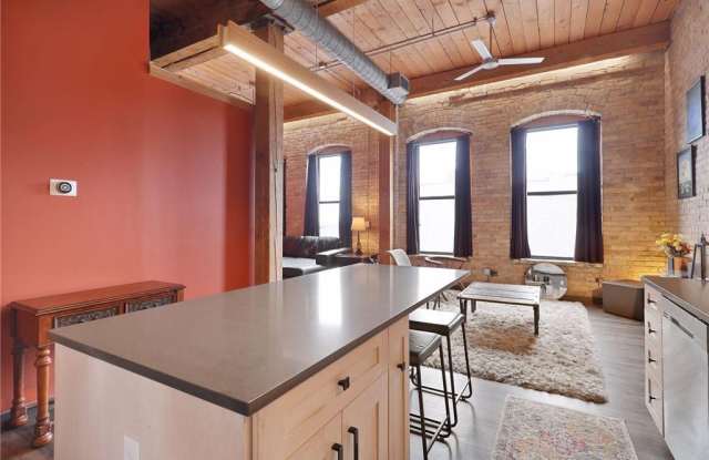 Whitney Square Gallery 4