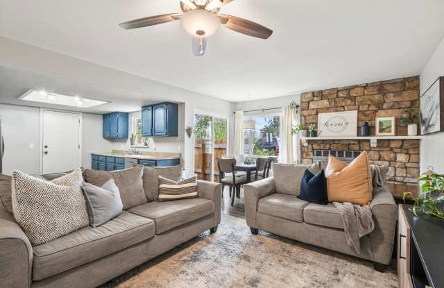 Spacious 3 Bedroom Townhouse-Style Condo Near Buckley SFB photos photos