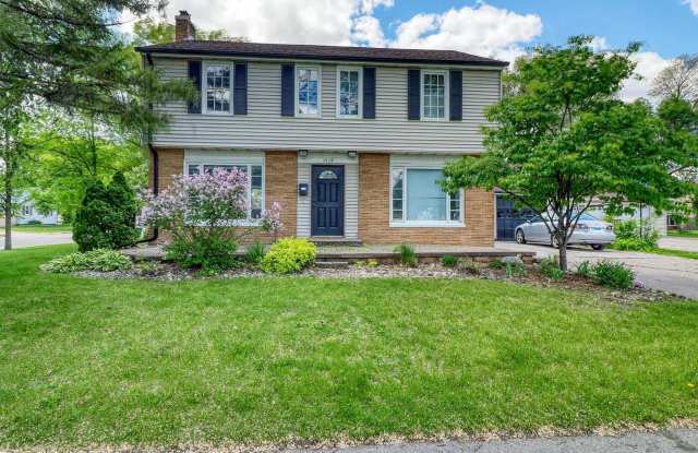 5 bed 2 bath house close to Concordia and MSUM photos photos
