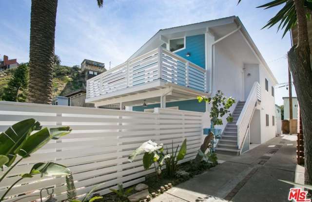 122 Montreal St photos photos