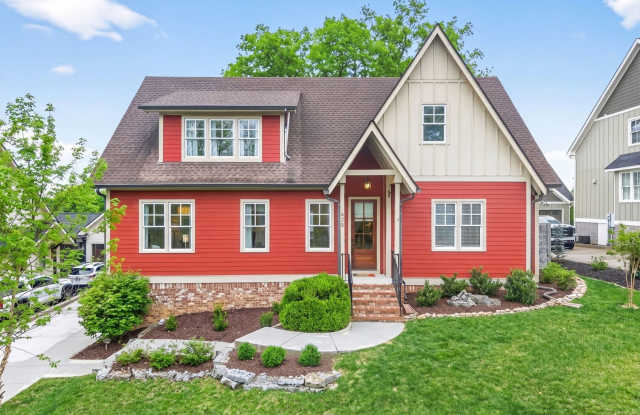 Great location, less than one mile from Historic Downtown Franklin. photos photos