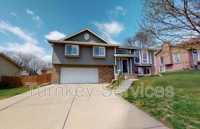 204 Summerset Drive - 204 Summerset Drive, Sarpy County, NE 68133