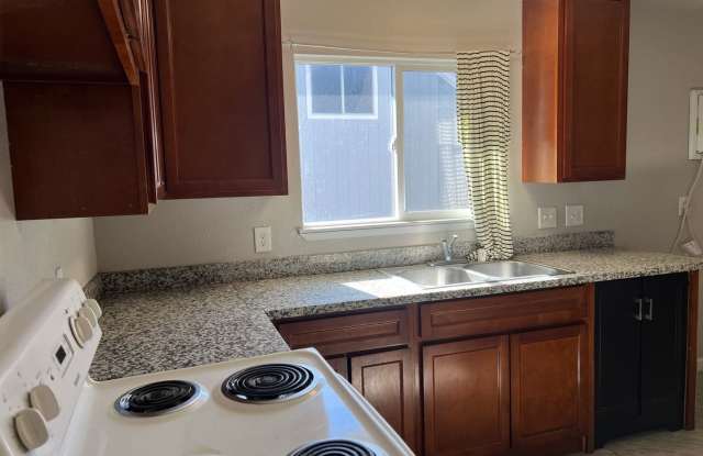 Charming 2BR Condo in Sacramento Gallery 3