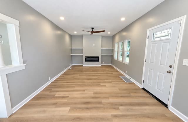 Spacious & Updated 6-Bedroom, 2-Bath Home with Modern Finishes! Gallery 3