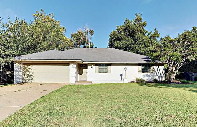 Charming Home In The Village! photos photos