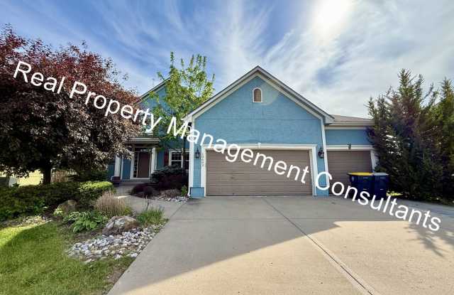 Spacious 4 Bed, 4 Bath Home with 3+ Car Garage and Amazing Amenities in Liberty schools! photos photos