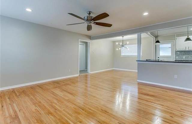 6016 Saint Johns Lane Gallery 3