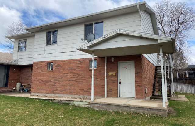 2 Bedroom 2 Bath Townhome w/ large 2 car garage - Freshly remodeled - Available Now photos photos