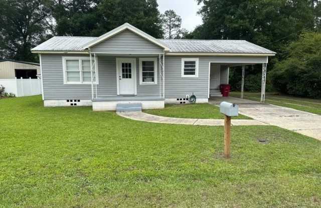 2 Bed/1 Bath House - 229 Moody Street, Baxley, GA 31513 2 Bed/1 Bath House - 229 Moody Street, Baxley, GA 31513
