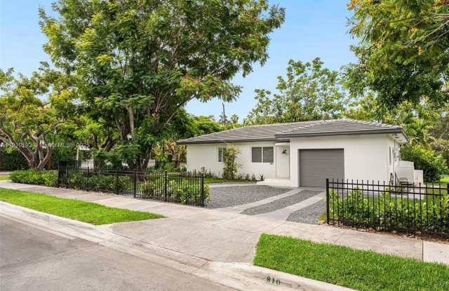 810 NW 7th St photos photos