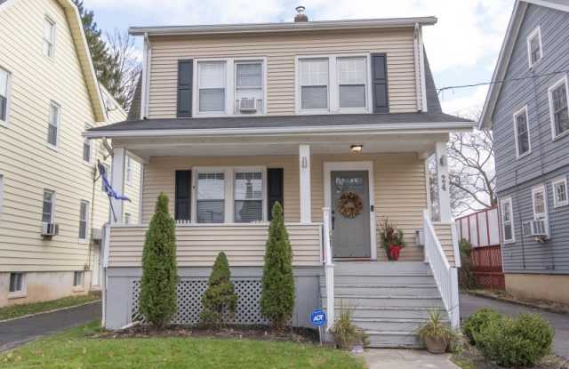 24 ORCHARD RD - 24 Orchard Rd, Essex County, NJ 07040