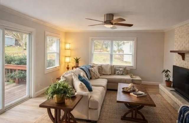 421 Kingfield Drive SW Gallery 3