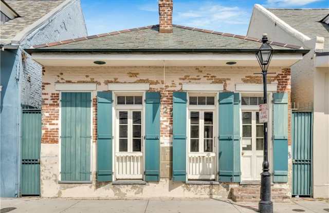 527 BURGUNDY Street 5 photos photos