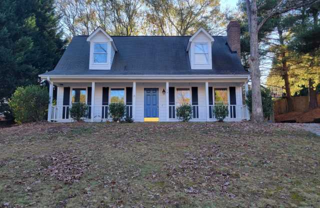 3 Bed, 2 Bath Home Available in Mauldin - 18 Saint Andrews Way, Mauldin, SC 29607