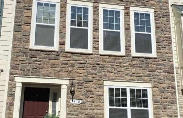 7310 WOOD POND CIR photos photos