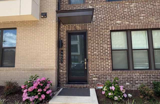 4653 CHARGER Place Gallery 3