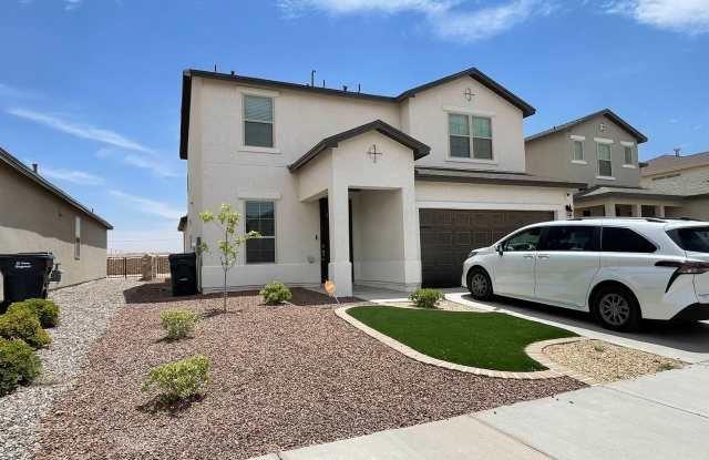 Modern Elegance Meets Prime Location – Stunning 2023-Built Home photos photos