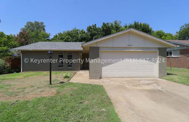 Beautifully Redone 3 Bedroom BA House! Available for Immediate Move in! photos photos