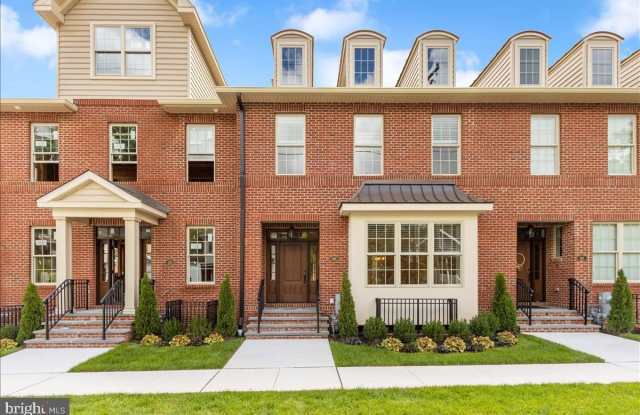 264 W ASHLAND Street photos photos