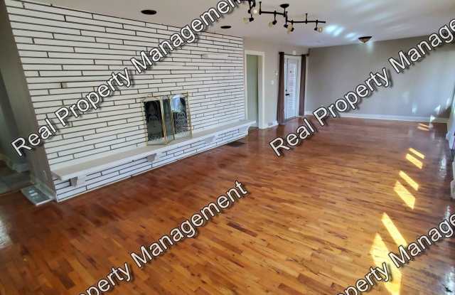 5401 Dexter Drive Gallery 3