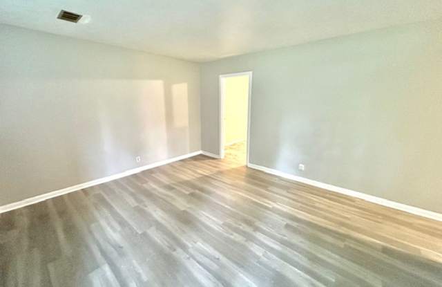 Charming & Updated Single-Family Home in Huntsville! | Small Pets allowed | $300.00 of First month rent!! Gallery 4