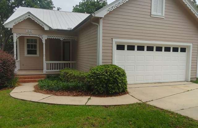 Beautiful 2 Bedroom/2 Bath - 1610 Garden Park Lane, Tallahassee, FL 32308 Beautiful 2 Bedroom/2 Bath - 1610 Garden Park Lane, Tallahassee, FL 32308