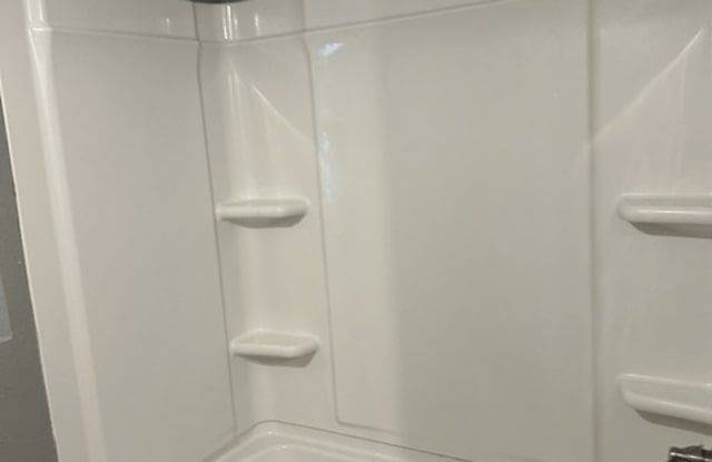 110 Montrose Road Gallery 4