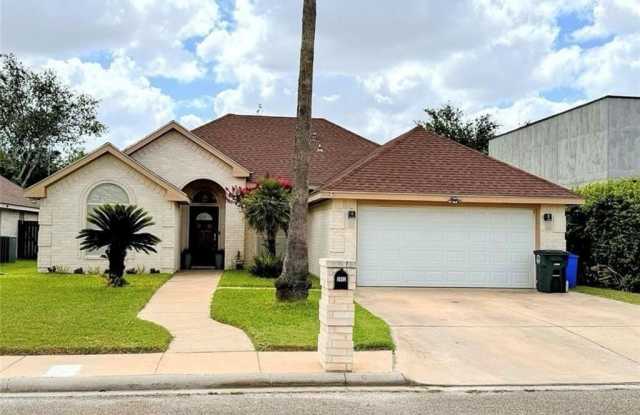 2802 Driftwood Drive photos photos