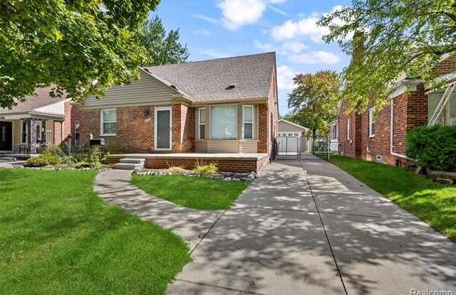8478 Hazelton Street Gallery 2