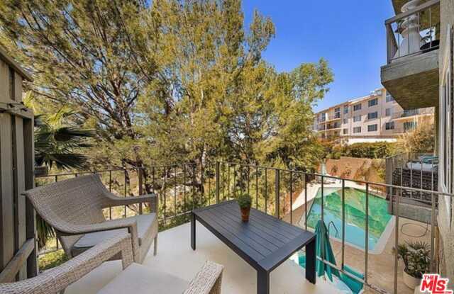 2345 Roscomare Road photos photos