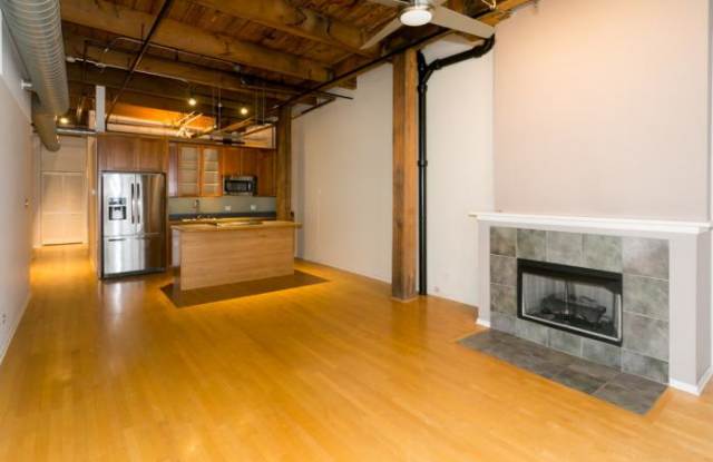 14 Sangamon Gallery 4