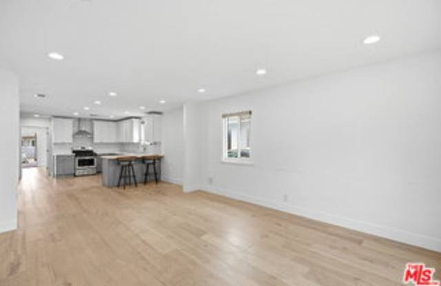 4221 166th Street Gallery 4