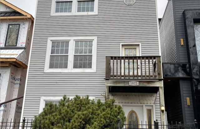 1812 W Erie Street photos photos