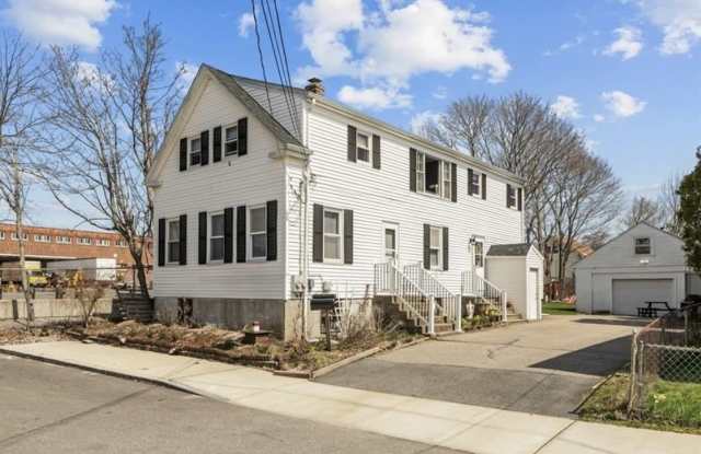 17 Easterbrooks Avenue - 17 Easterbrooks Avenue, Bristol County, RI 02809