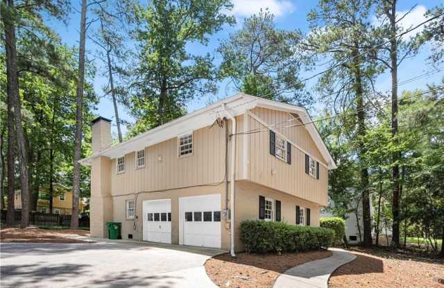 4695 Peachtree Road photos photos